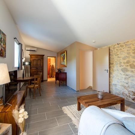La Maison De Livia, Chambres D'Hotes, Piscine Chauffee, Proche Uzes, Nimes, Ales Sauzet  Exteriör bild