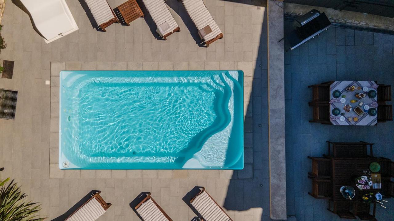 La Maison De Livia, Chambres D'Hotes, Piscine Chauffee, Proche Uzes, Nimes, Ales Sauzet  Exteriör bild